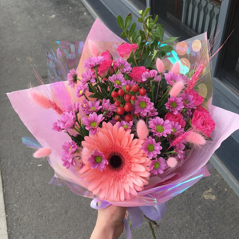Букет цветов из: Розы, Герберы и Хризантемы в Зеленогорском Ставропольского края