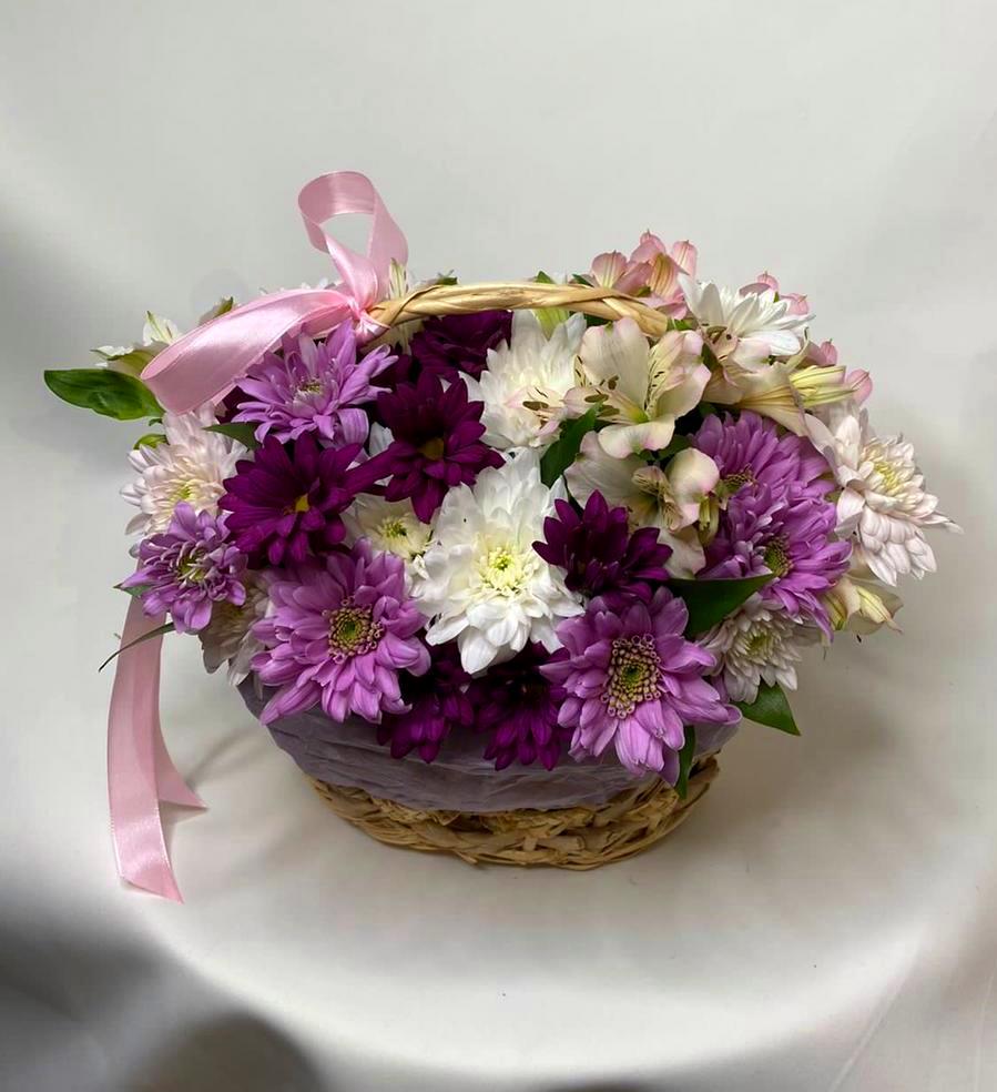 Цветочная композиция из Хризантемы и Альстромерии в корзине в Зеленогорском Ставропольского края