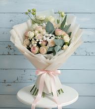 Букет цветов из:  Розы и Лизиантусы в Зеленогорском Ставропольского края