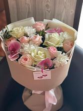 Букет цветов из:  Орхидеи, Розы и Гвоздики в Зеленогорском Ставропольского края