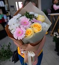 Букет цветов из:  Герберы, Розы и Хризантемы в Зеленогорском Ставропольского края