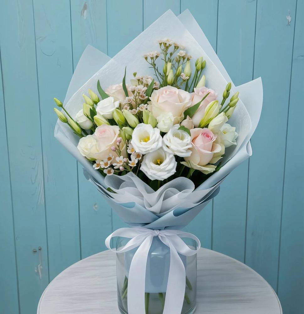 Букет цветов из: Розы и Лизиантусы в Зеленогорском Ставропольского края