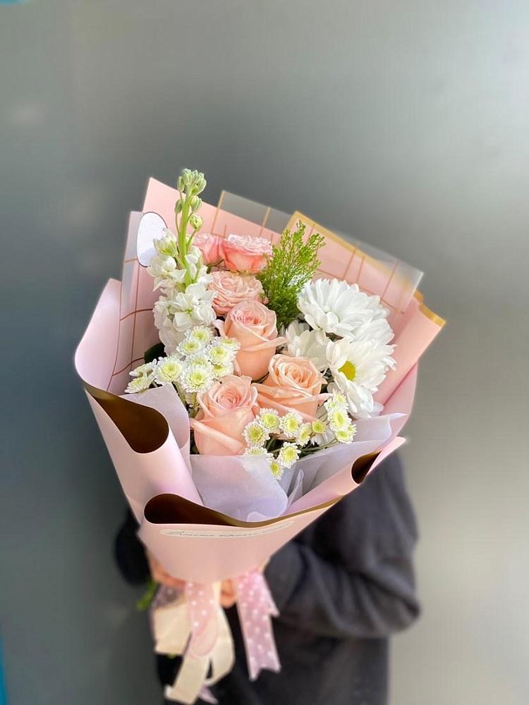 Букет цветов из: Хризантемы и Розы в Зеленогорском Ставропольского края