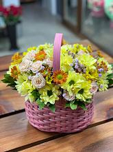 Цветочная композиция из Хризантемы и Розы в корзине в Зеленогорском Ставропольского края