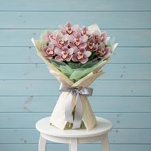 Букет цветов из:  Орхидеи и Розы в Зеленогорском Ставропольского края