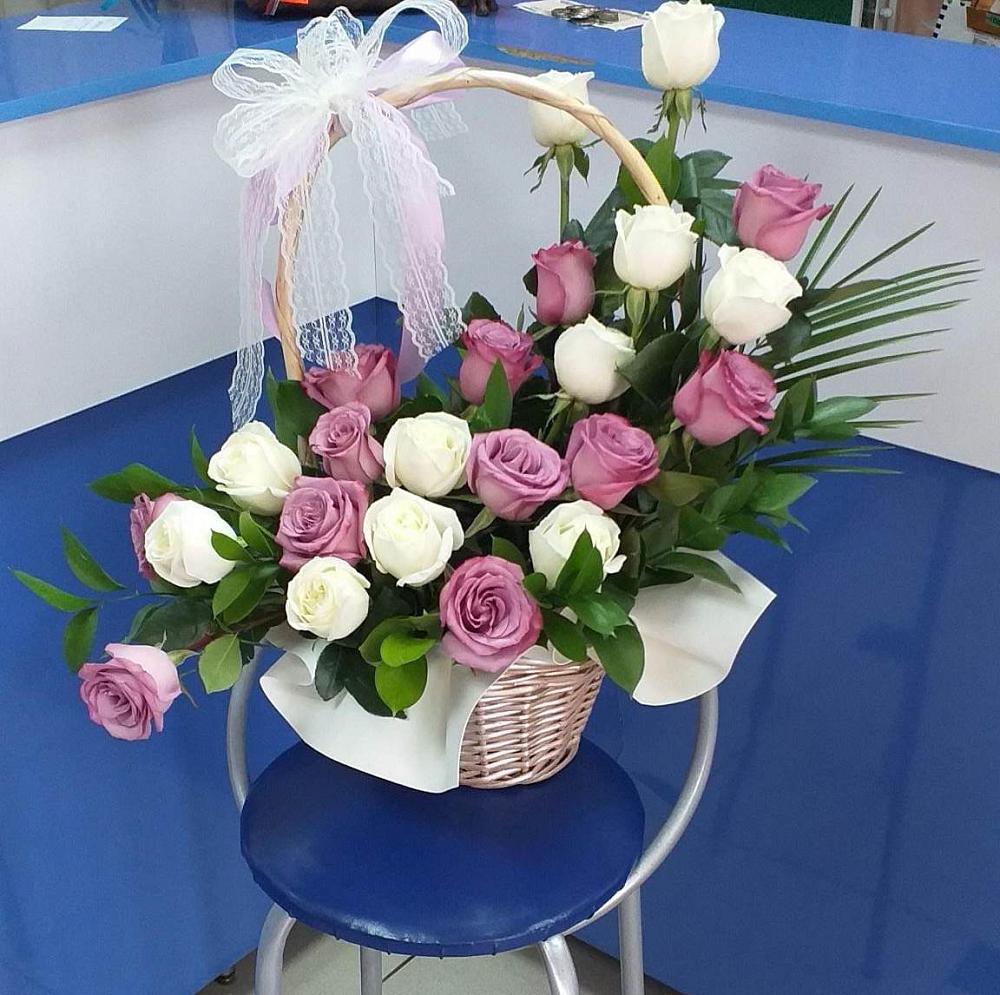 Цветочная композиция из Розы в корзине в Зеленогорском Ставропольского края