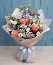 Букет цветов из:  Лизиантусы, Розы, Альстромерии и Гипсофила в Зеленогорском Ставропольского края