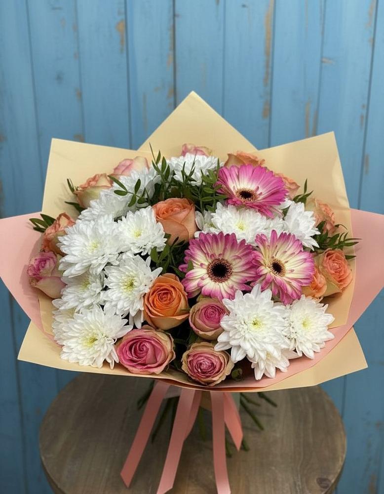 Букет цветов из: Розы, Герберы и Хризантемы в Зеленогорском Ставропольского края