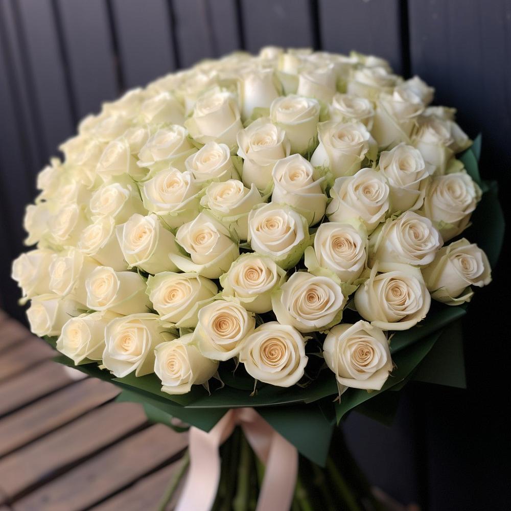 Букет 101 Белая роза Крем де ля Крем в Зеленогорском Ставропольского края