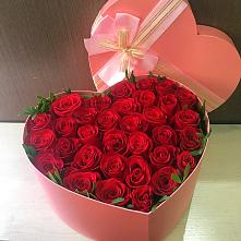 Цветочная композиция из Розы в коробке в виде сердца в Зеленогорском Ставропольского края