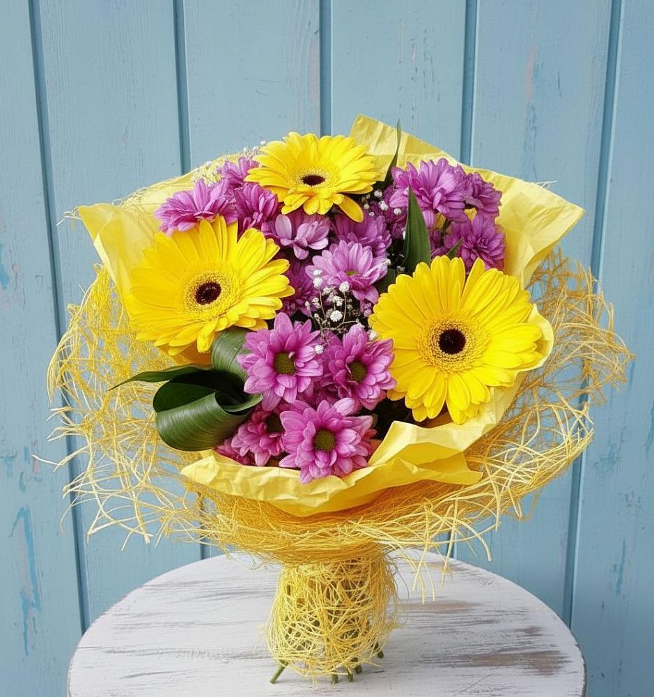 Букет цветов из: Хризантемы и Герберы в Зеленогорском Ставропольского края