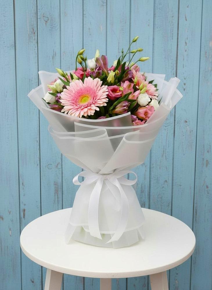 Букет цветов из: Герберы, Альстромерии и Лизиантусы в Зеленогорском Ставропольского края