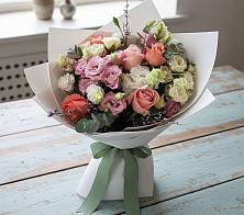 Букет цветов из:  Розы, Лизиантусы и Гвоздики в Зеленогорском Ставропольского края