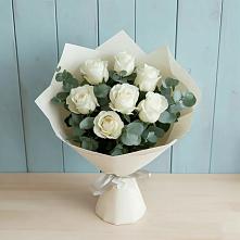 Букет Белые розы в Эвкалипте в Зеленогорском Ставропольского края