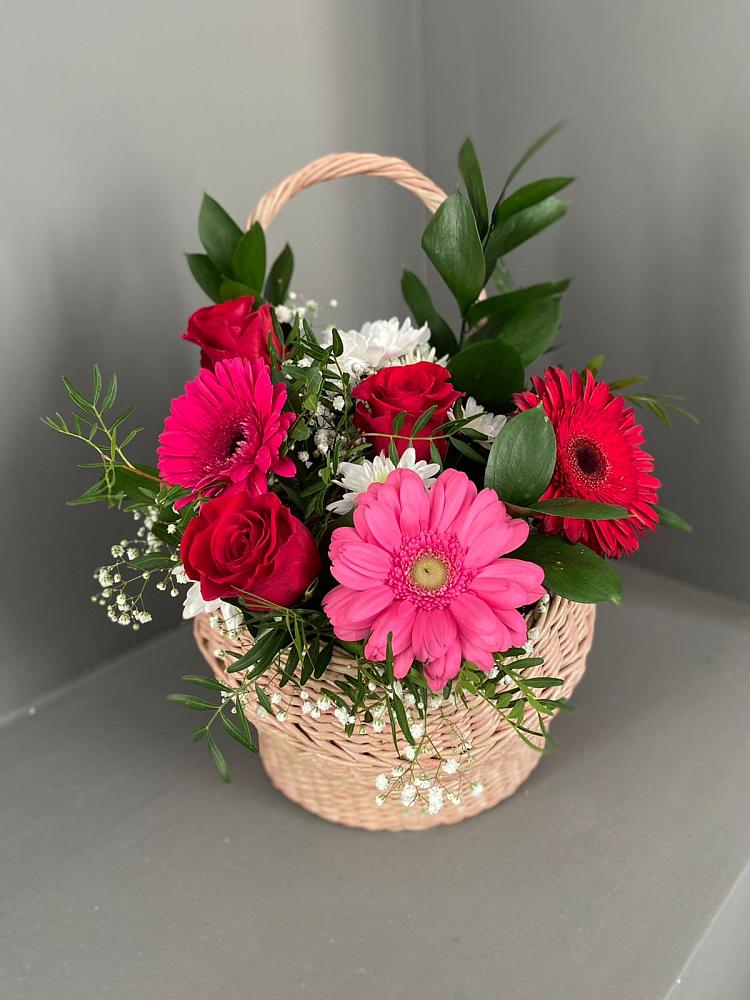 Цветочная композиция из Розы, Хризантемы и Герберы в корзине в Зеленогорском Ставропольского края