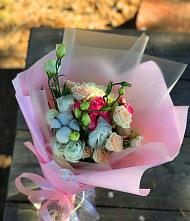 Букет цветов из:  Розы и Лизиантусы в Зеленогорском Ставропольского края