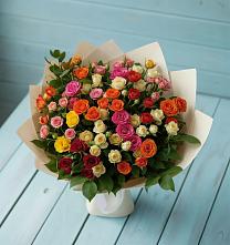 Букет Микс из разноцветных кустовых роз в Зеленогорском Ставропольского края