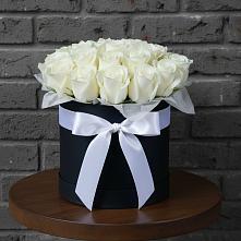 Цветочная композиция из Розы в шляпной коробке в Зеленогорском Ставропольского края