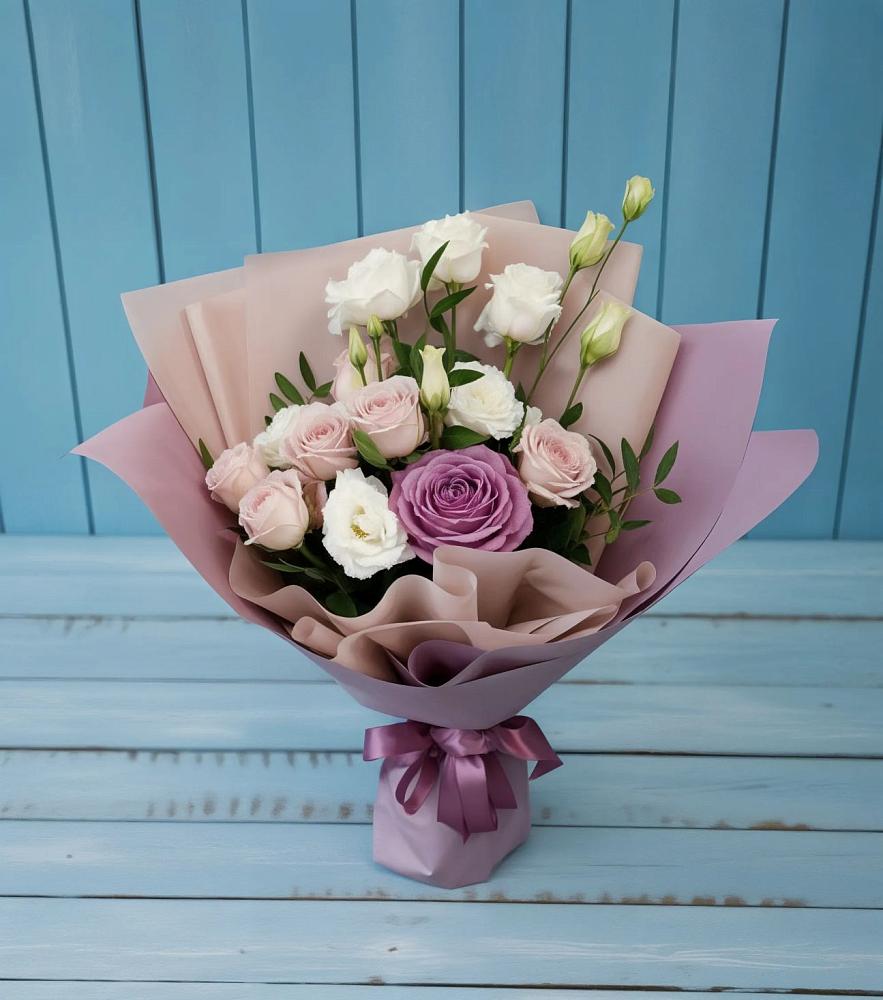 Букет цветов из: Розы и Лизиантусы в Зеленогорском Ставропольского края